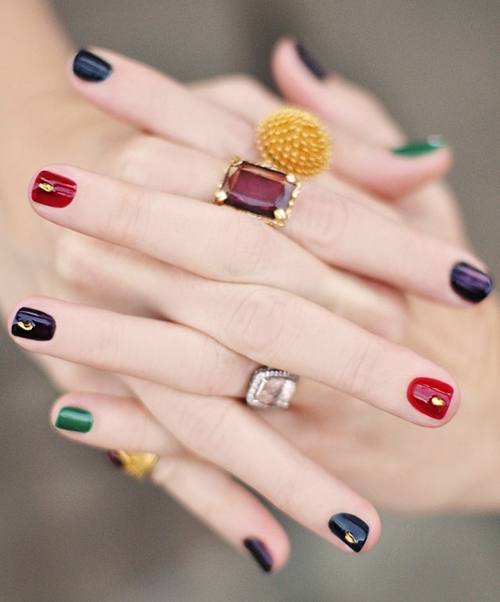 Các mẫu nail nhiều màu sắc khác nhau đẹp nhất hiện nay - lamnails.Net