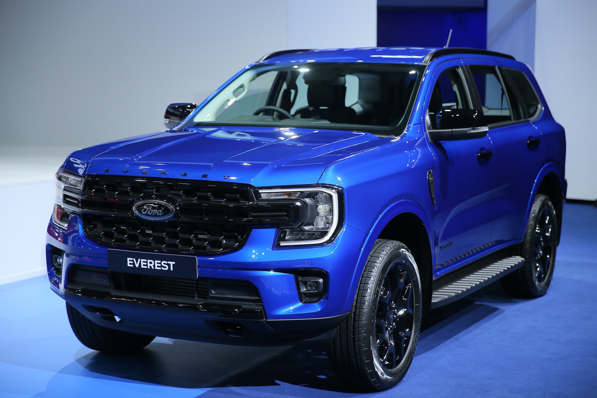 Đánh giá chi tiết Ford Everest 2022: Nhiều thay đổi về ngoại hình và công nghệ