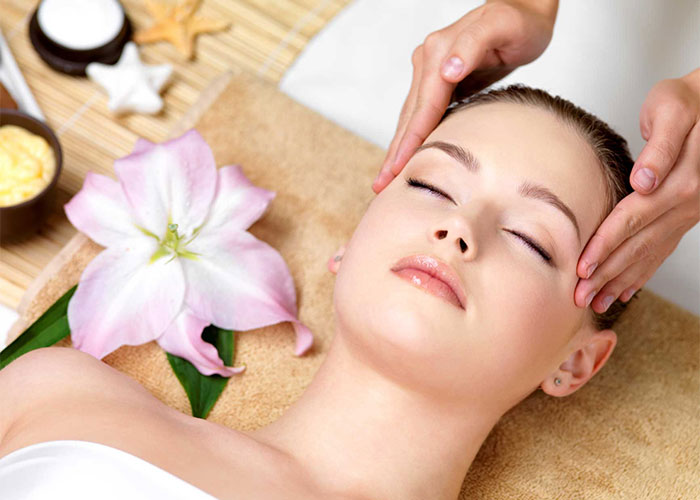 Massage da mặt đều đặn